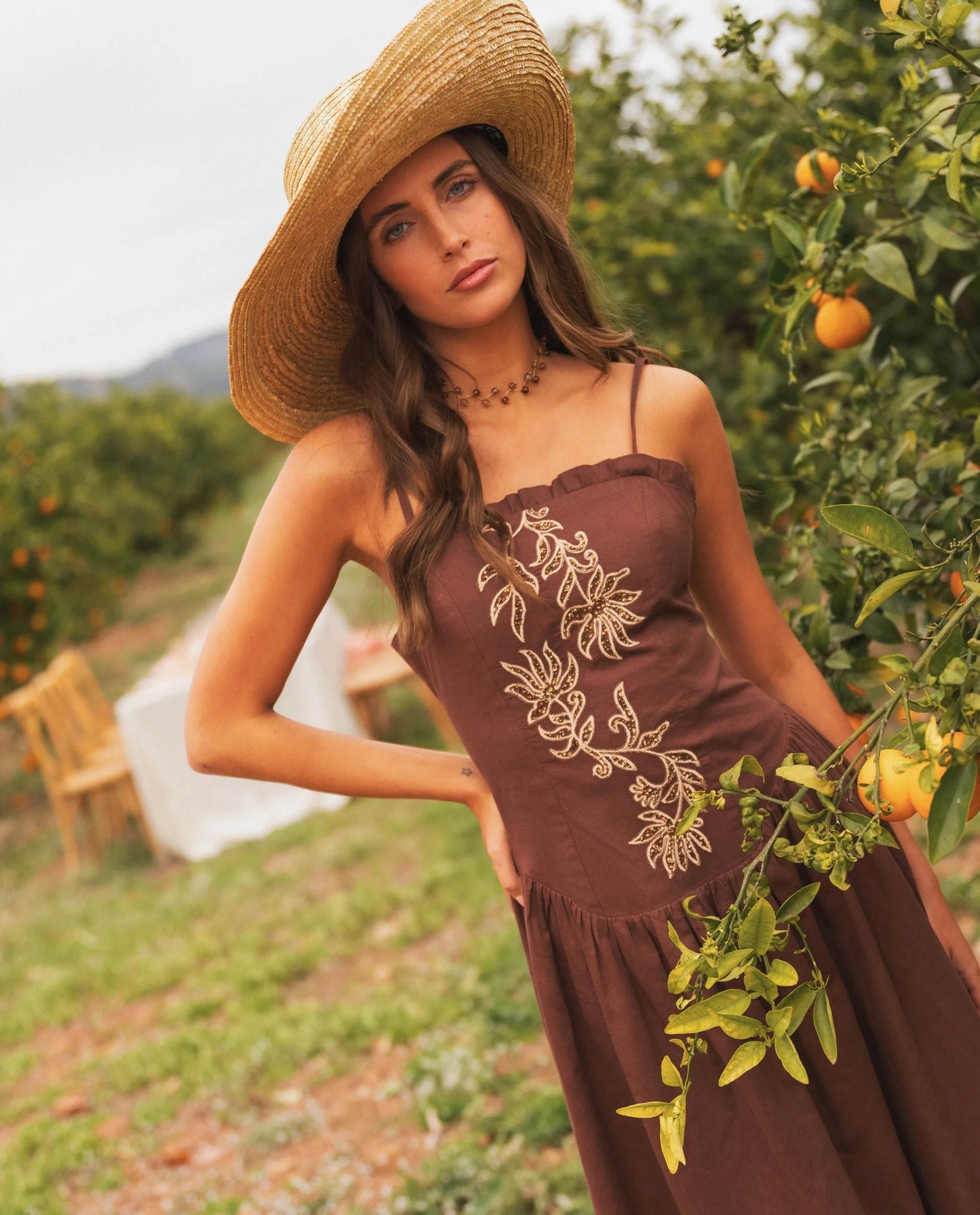 COLLAR ZIGY BROWN · ACERO BAÑO ORO