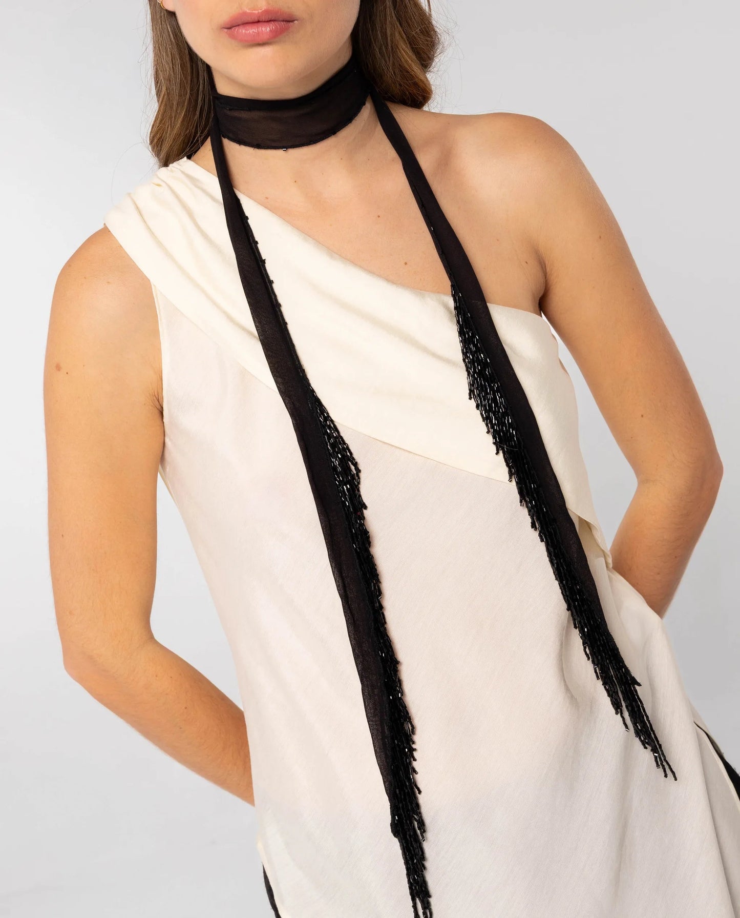 FOULARD CON FLECOS · NEGRO