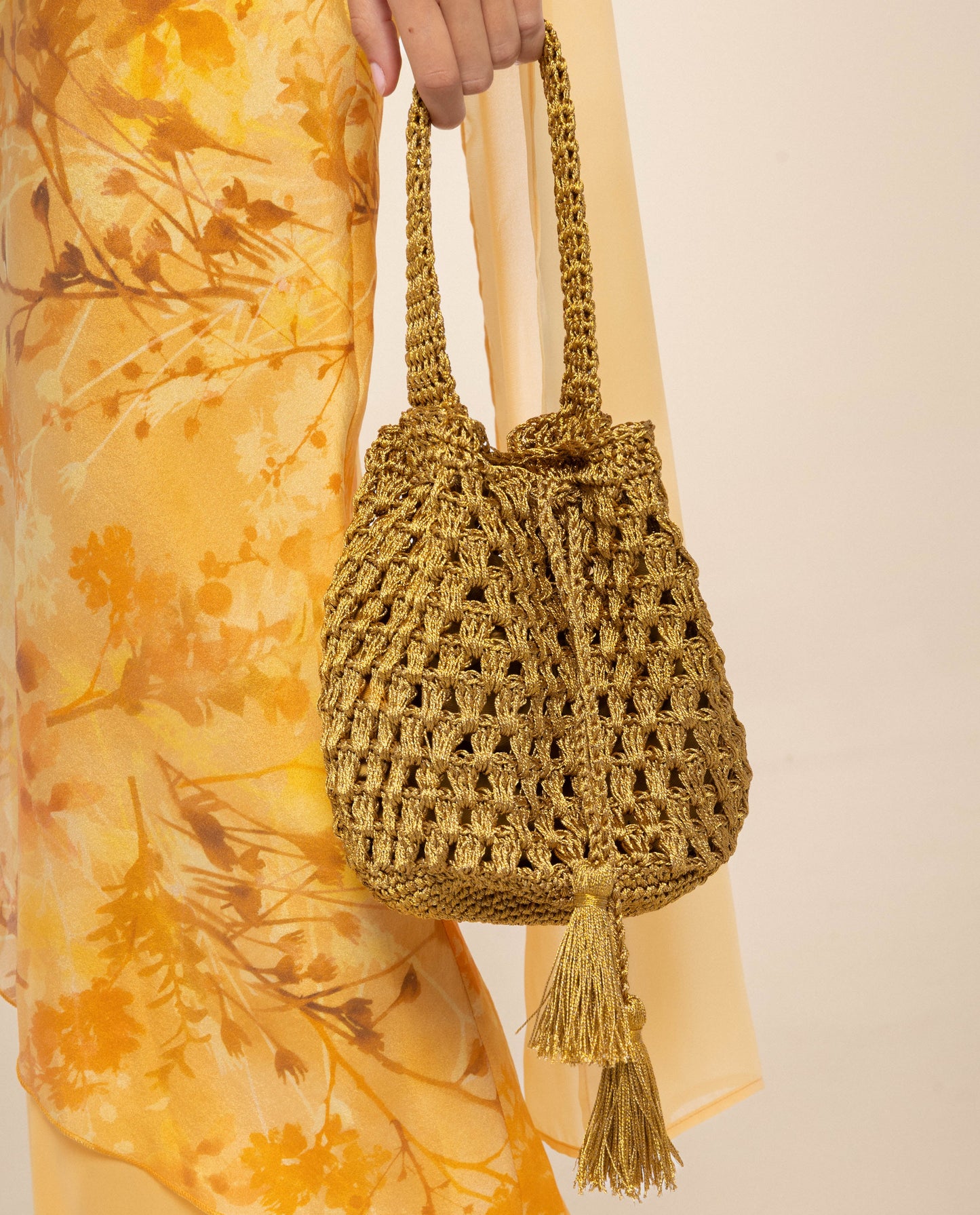 BOLSO OMBRA  · DORADO