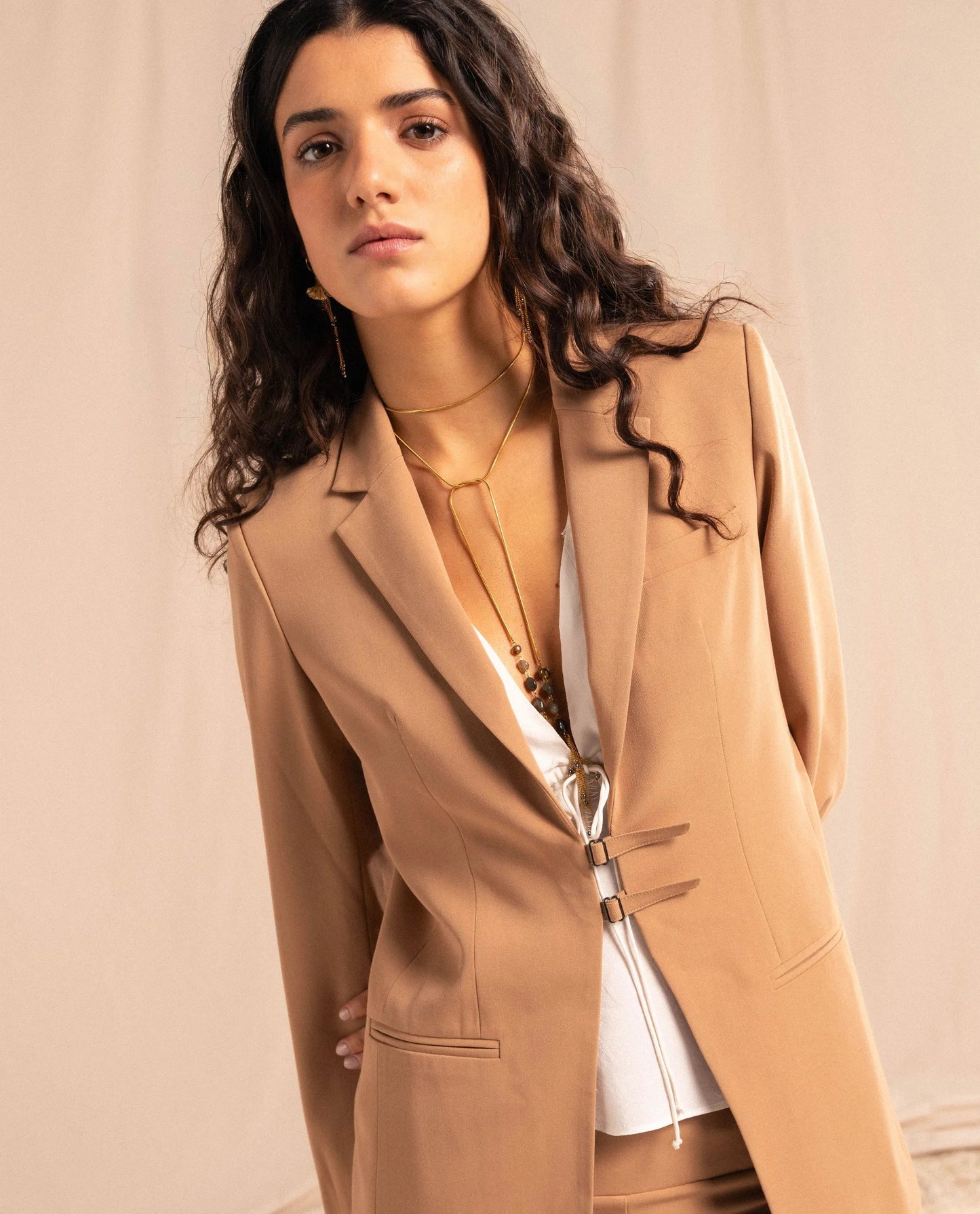 COLLAR WEEKDAY · DORADO