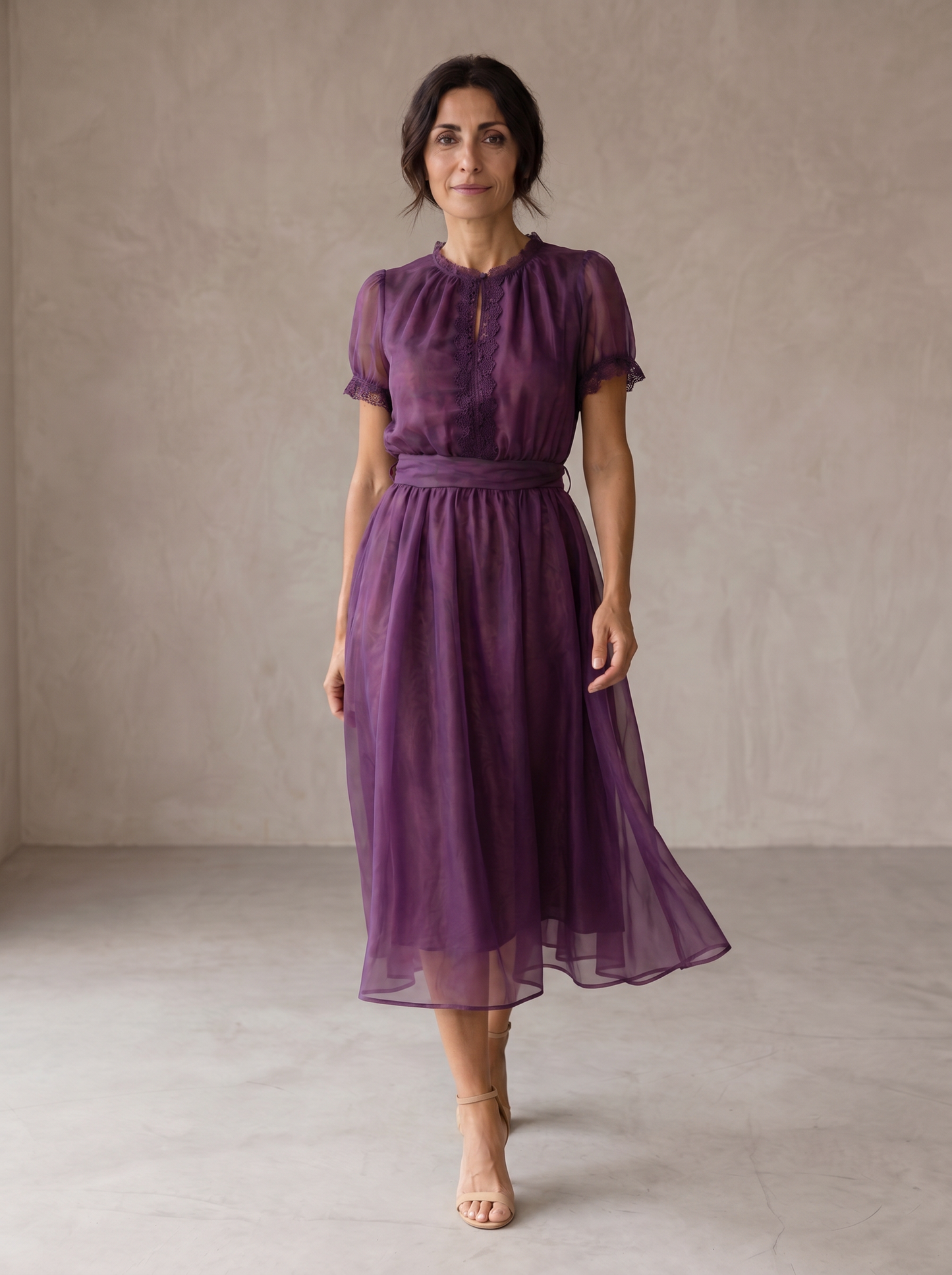 Flavia | Maxi Vestido con Escote en Forma de Gota y Bordes de Encaje Chiffon