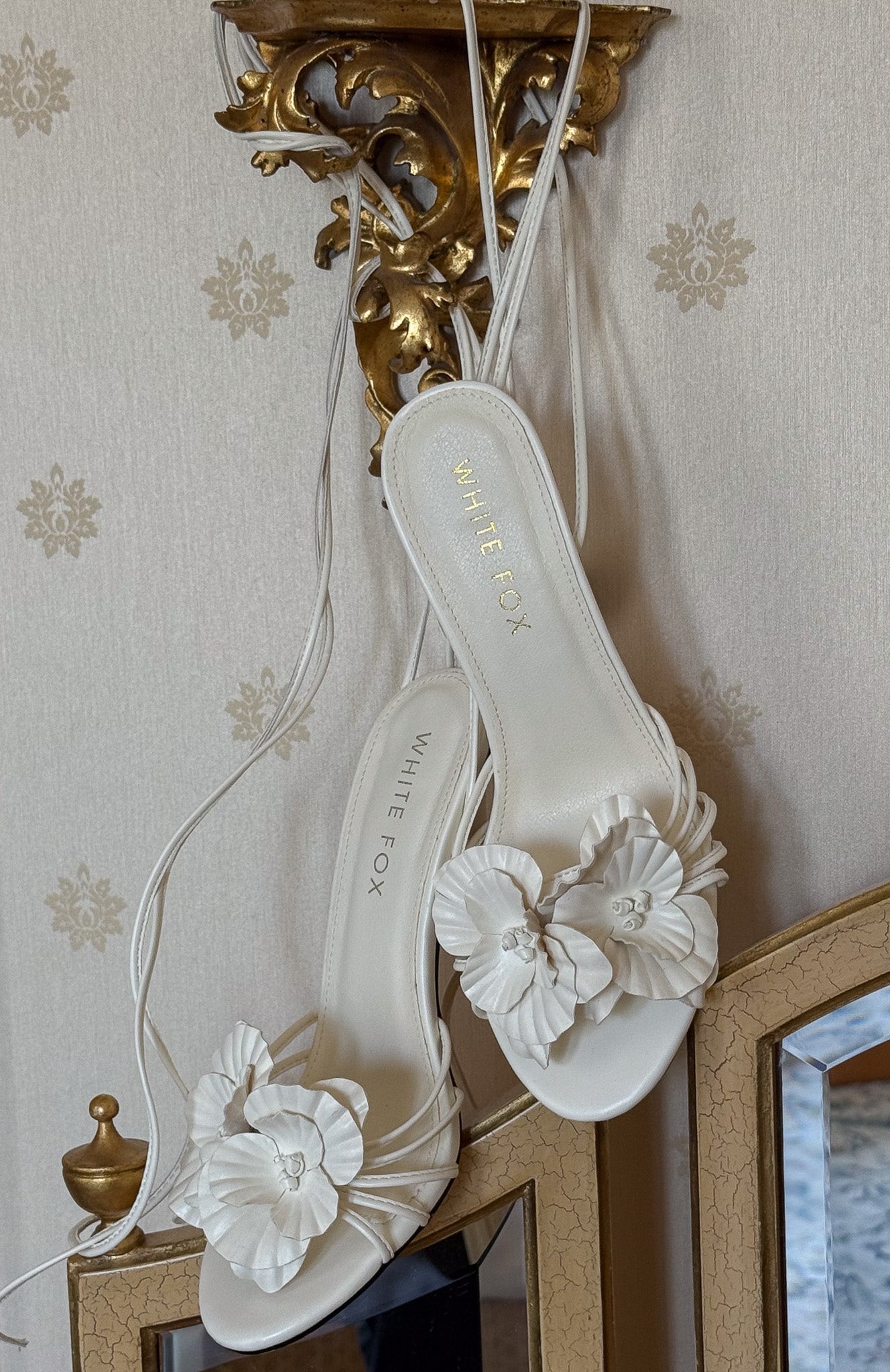Tempest - Zapatos de tacón con lazo y color blanco roto